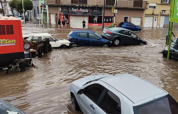 Cayeron 400 milímetros de agua, casi lo que llueve en un año en Bahía Blanca.
