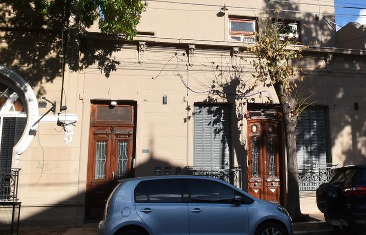 En Ramón Falcón 140, Lomas.