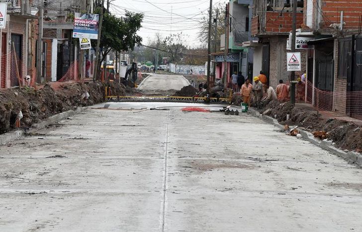 Trabajos sobre la calle Gabriel Miró, en Fiorito.