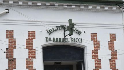banfield le debe al dr. ricci su sala de primeros auxilios