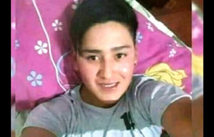 Los amigos y familiares aseguran que los atacantes eran conocidos de la víctima que está en terapia intensiva.