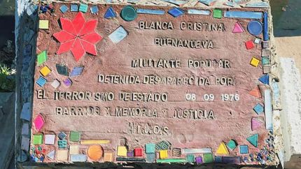 fiorito: colocaron una baldosa en homenaje a blanca cristina buenanueva