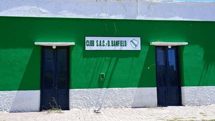 Cuentan con una sede que es punto de reunión permanente y una cancha de 11 ubicada a unas cuadras.