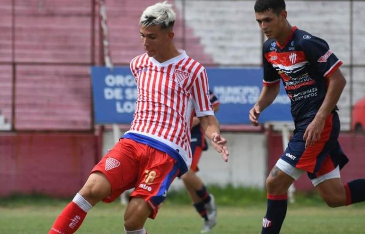 Es categoría 2006 (tiene 17 años, cumple 18 el 10 de abril).