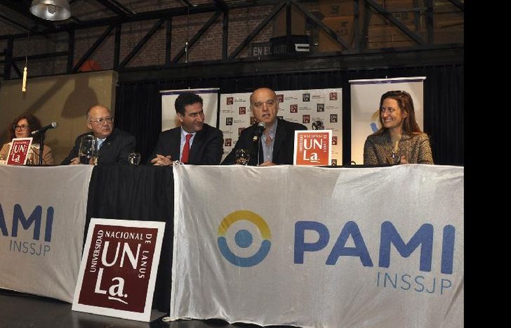 entrega-diplomas-abuelos-pami-02