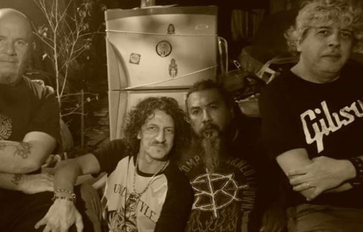 La banda, rockers de la vieja escuela.