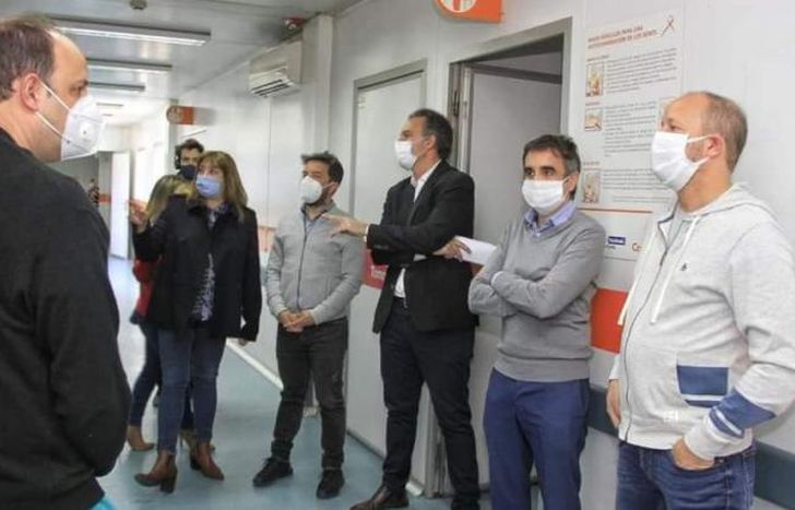 Los funcionarios recorrieron las instalaciones del Hospital.
