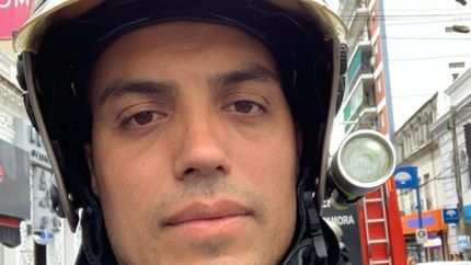 Enrique pudo difundir la actividad de los bomberos. Enrique pudo difundir la actividad de los bomberos.