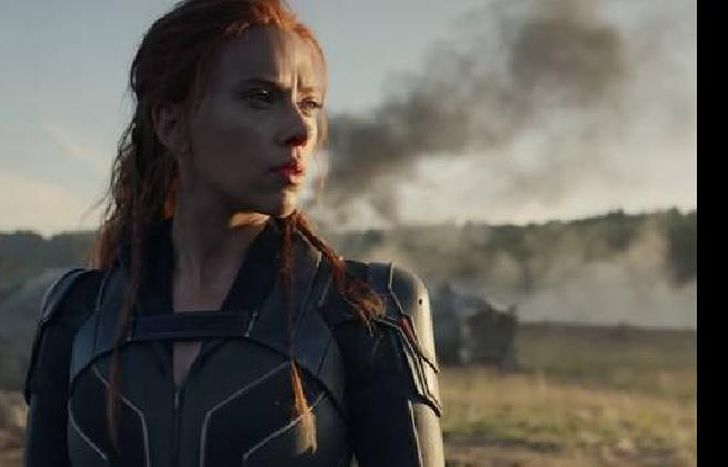 LA ACTRIZ ES NATASHA ALIANOVNA ROMANOFF.