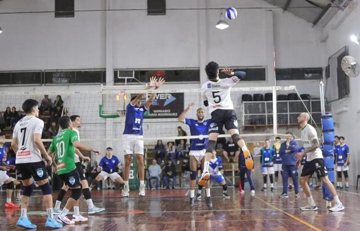 Defensores volvió al triunfo como local.