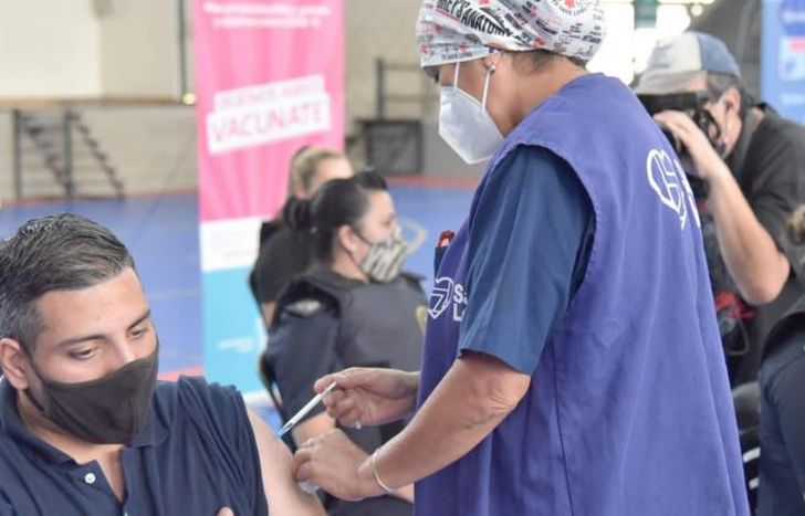 El personal de seguridad, inmunizado.