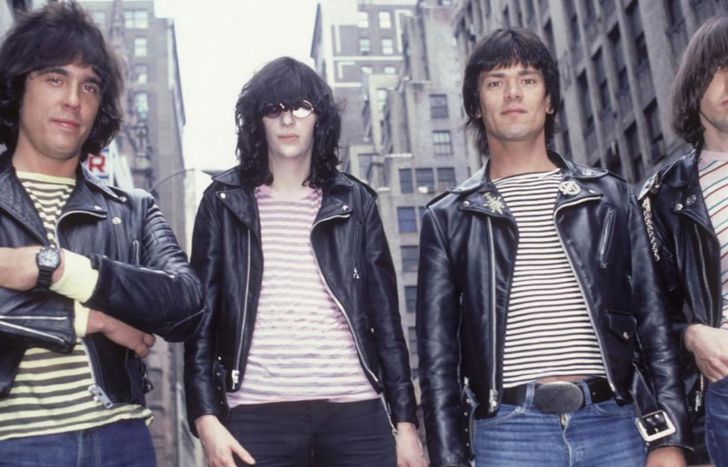 Una postal de Los Ramones.
