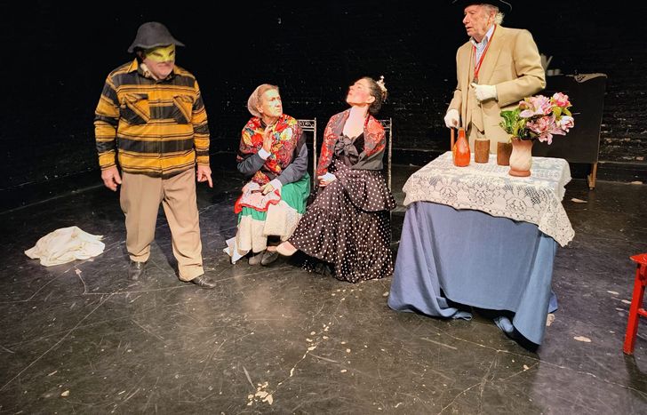 Dos amigos de 84 años, vecinos de Lomas, estrenan una obra de García Lorca en Temperley.