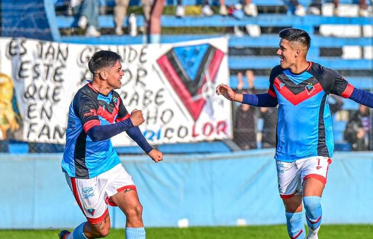 Golazo de Cañete de tiro libre para la victoria de Brown.