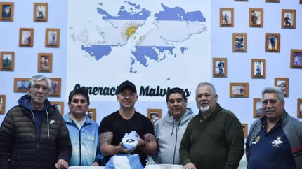 El lomense va a presentar este sábado en el Malba con el corazón de las Islas Malvinas.