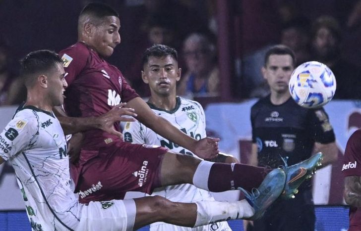 Debut frente a Sarmiento.