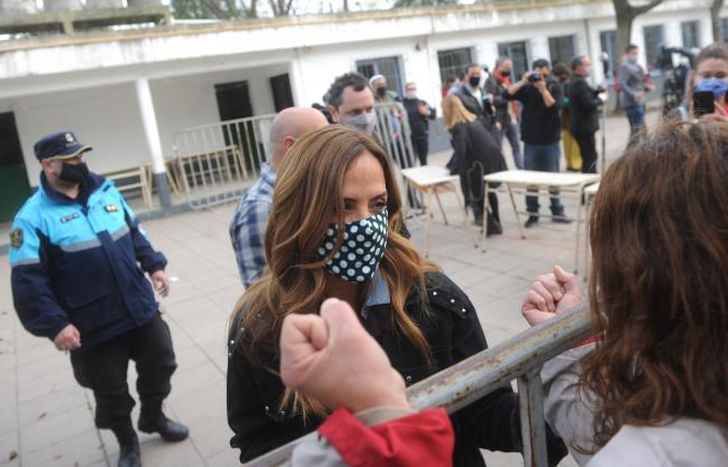 La precandidata del FdT votó en City Bell.