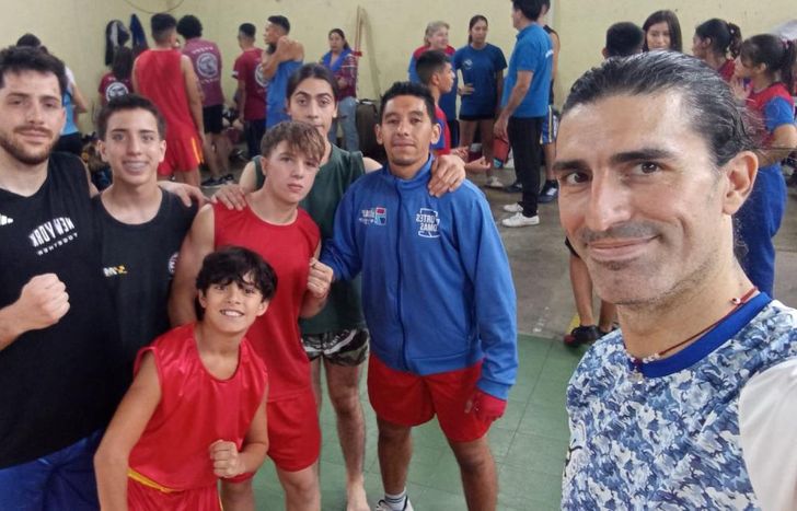 Diego, el profesor, se mostró orgulloso por la oportunidad que tendrán sus alumnos.