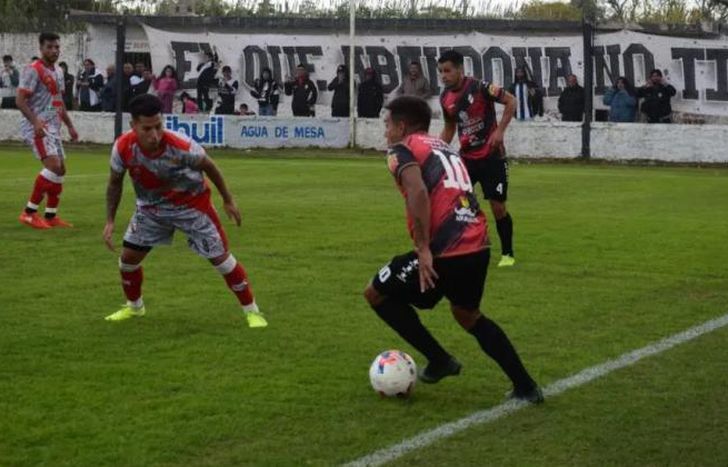 El Tambero no pudo romper el cero frente a Luján.