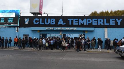 Decenas de hinchas recibieron al plantel en el estadio Alfredo Beranger. Decenas de hinchas recibieron al plantel en el estadio Alfredo Beranger.