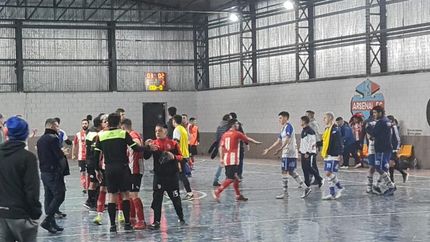 Country se sostiene en la parte alta de la tabla de la B.