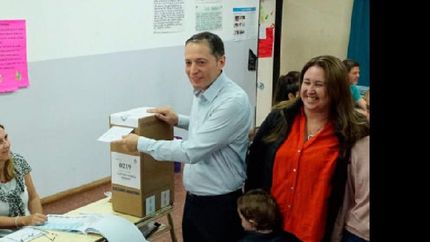 Gray votó en Canning.