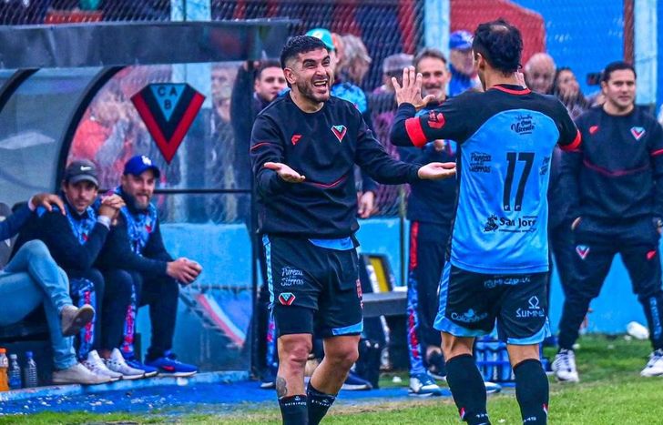 Fernando Enrique y Matías Sproat fueron claves para la victoria de Brown.