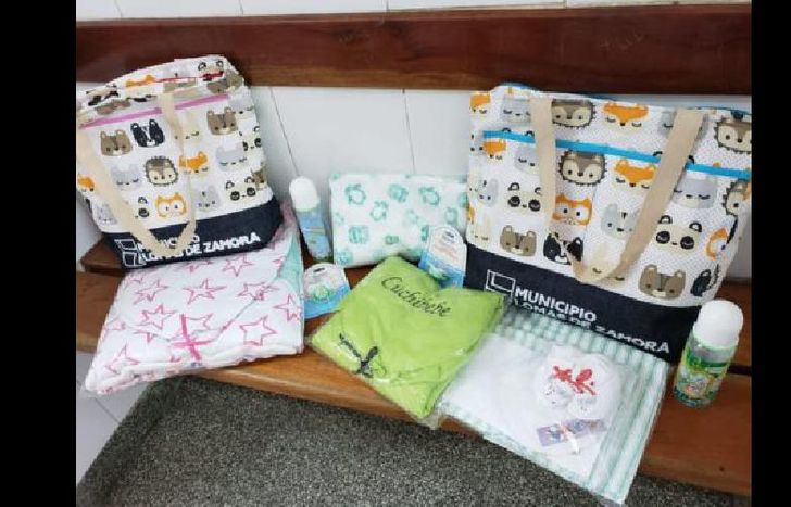 BOLSO, MANTA Y ESCARPINES FORMAN PARTE DEL KIT.