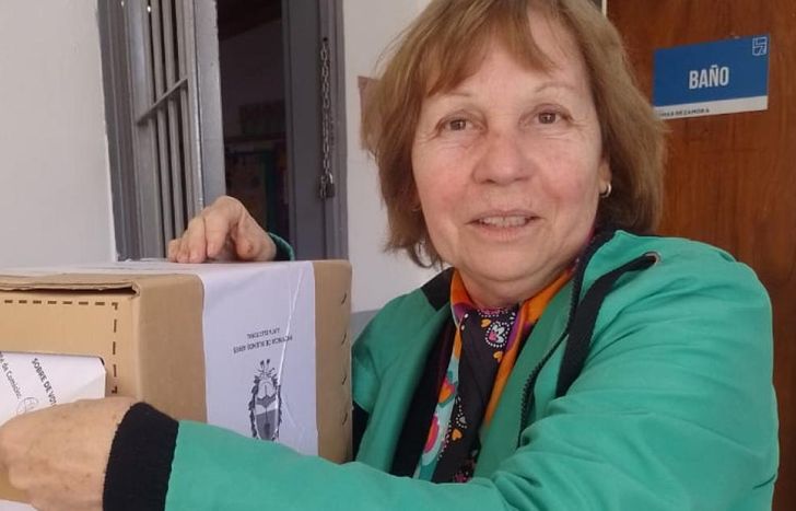 Con la felicidad de haber cumplido con el deber cívico en Lomas.