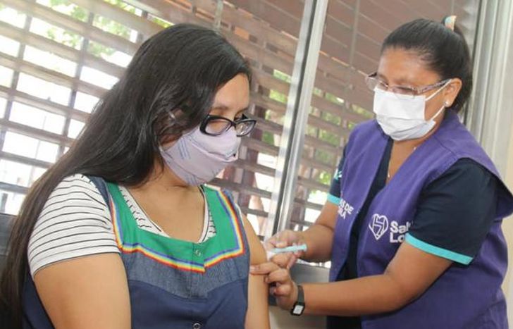 Son dos las postas de vacunación para docentes.