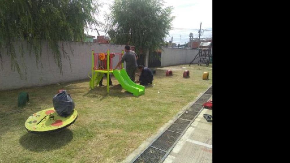 Renuevan más juegos de los jardines de infantes de Lomas