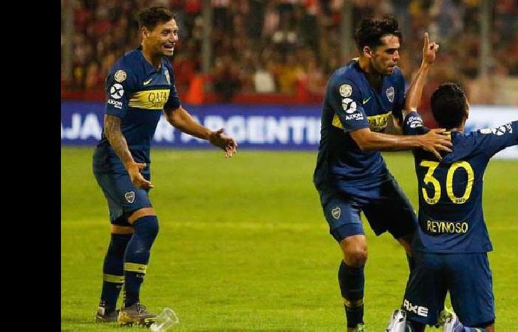Bebelo Reynoso destrabó el partido y encaminó a Boca a la goleada en Tucumán.