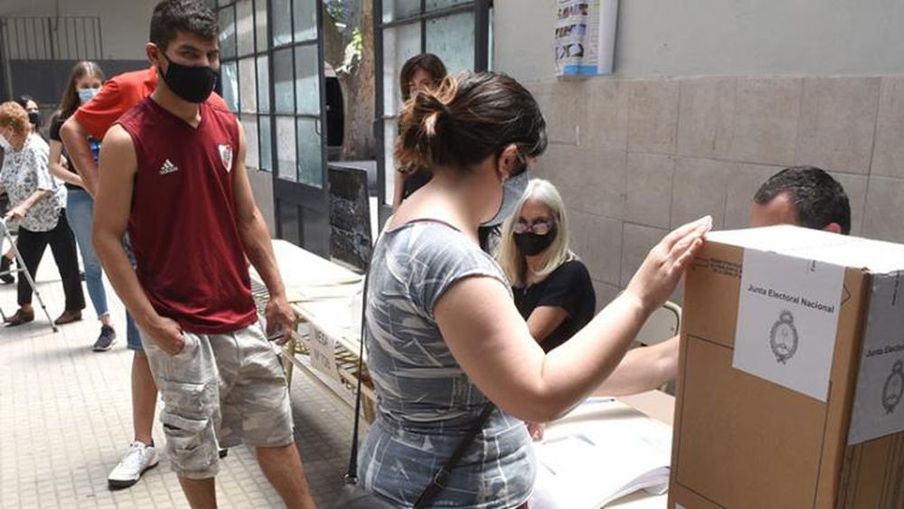 Elecciones: los primeros resultados se darán a conocer cerca de las 21