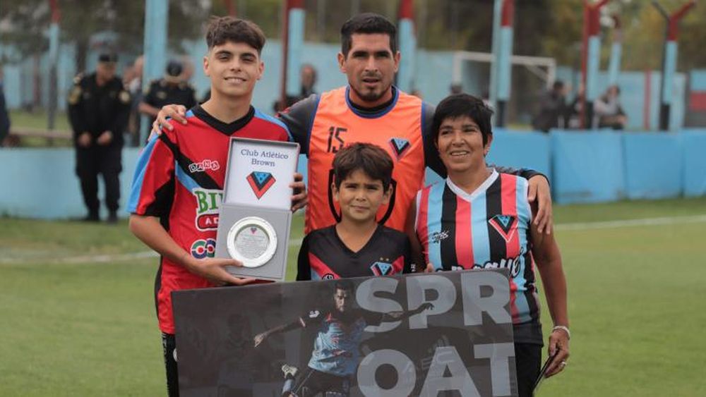 Matías Sproat fue parte importante en los dos ascensos de Brown.