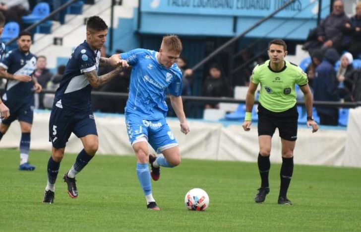 Souto trata de zafar de la sujeción de Chávez.