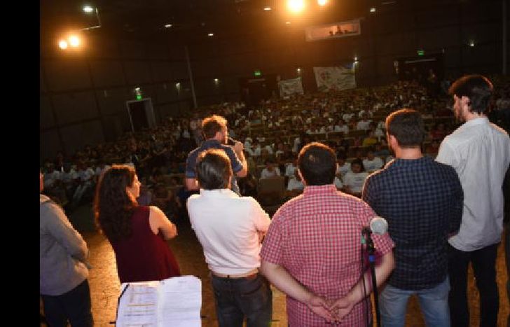 los asistentes recibieron un certificado por su esfuerzo.