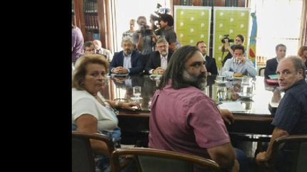 Docentes: el Gobierno convocó a los gremios a una mesa técnica salarial