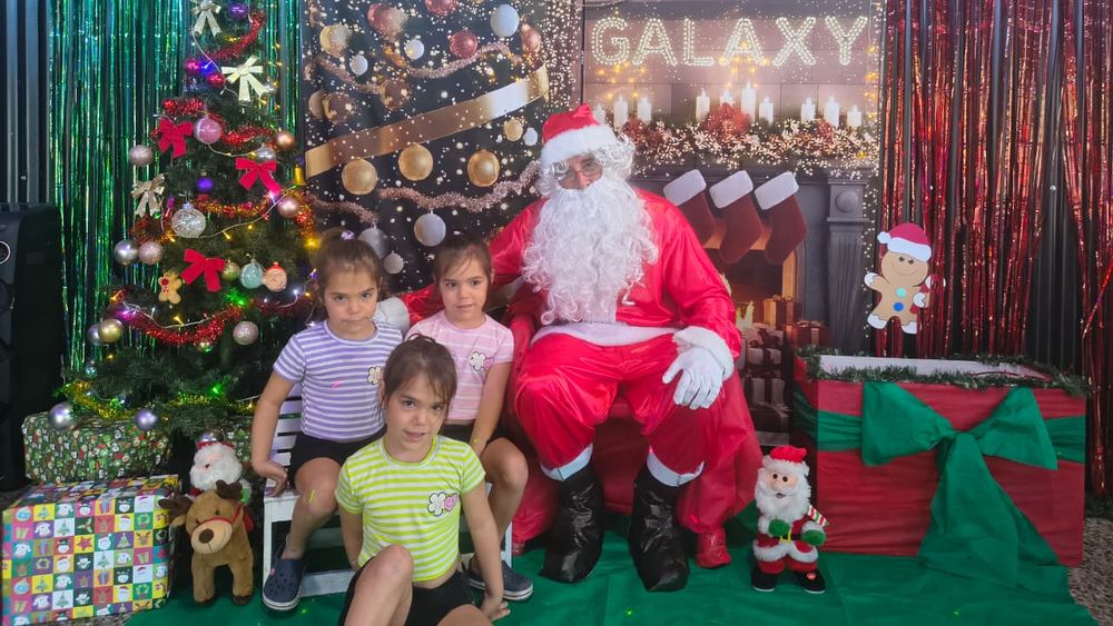 Las trigemelas de Lomas fueron a ver a Santa y se encontraron con una sorpresa.&nbsp;