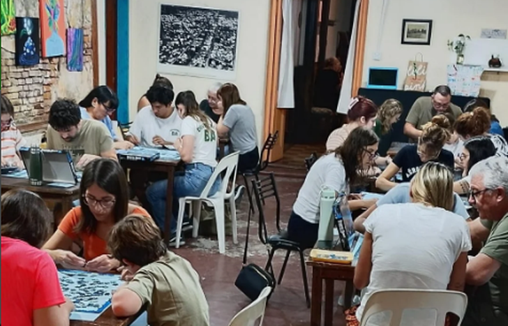 La iniciativa fue creada por la oriunda de Lomas de Zamora Patricia Jullier, licenciada en Administración y en Educación.