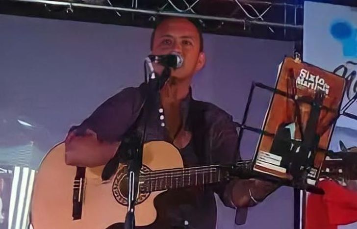 Sixto quiere volver a los escenarios. La música lo hace feliz.