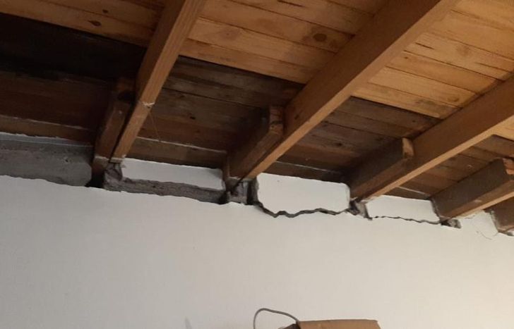 Los daños en la casa que dejó la explosión.