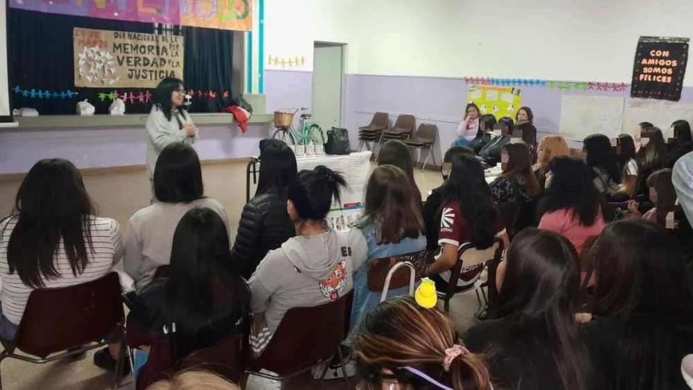 Hicieron encuentros en escuelas, instituciones y puntos jóvenes.