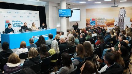 Docentes y directivos estuvieron en el anuncio de la nueva etapa del programa.