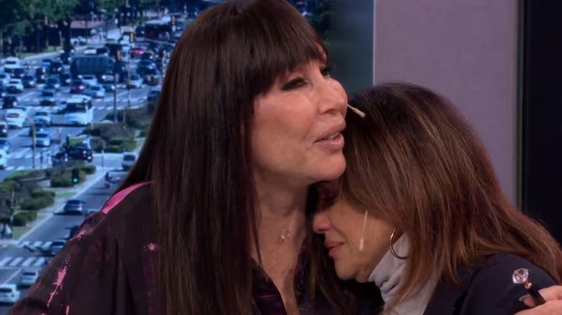 Moria Casan y María Fernanda Callejon, quebradas. 
