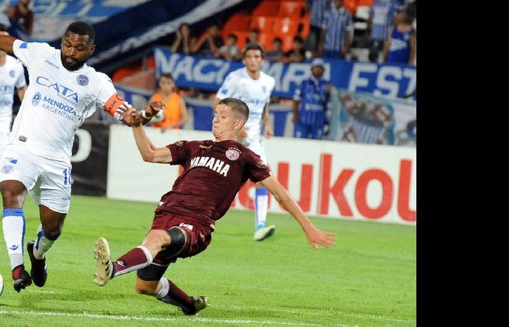 Nos enfrentamos ante un gran equipo, uno de los mejores de la Superliga. Vamos a tratar de dar lo mejor”, expresó Toto.