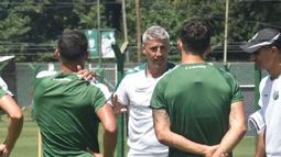 Hernán Crespo y la Subcomisión de fútbol dialogaron de cara al futuro del plantel.