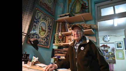 hoy en día se pueden visualizar paredes y murales fileteados.