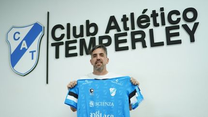 Gabriel Hauche sigue un año más en Temperley.