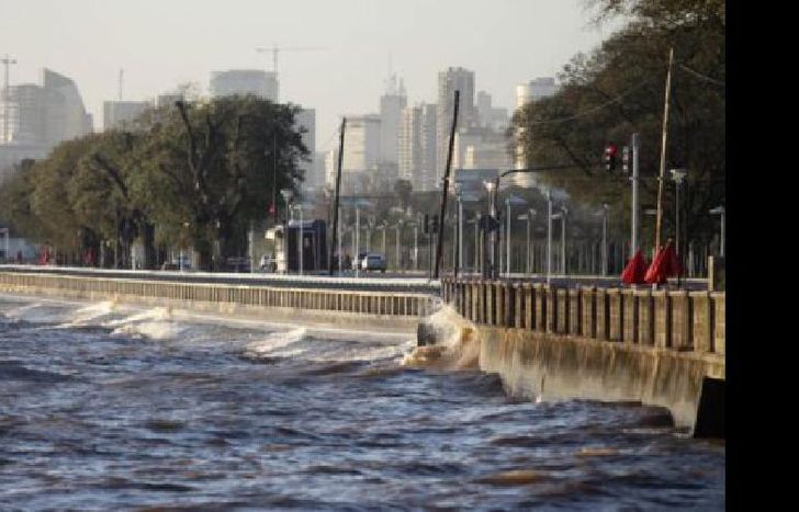 El río alcanzo los 3,20 metros.