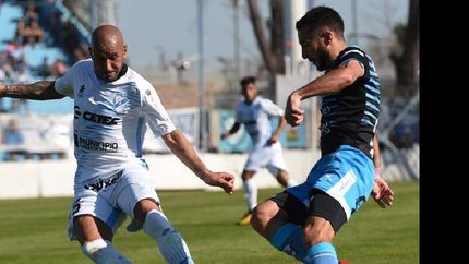RobertoBrum jugó como único volante central, se sintió cómodo y valoró el esfuerzo del equipo. RobertoBrum jugó como único volante central, se sintió cómodo y valoró el esfuerzo del equipo.